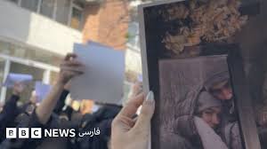 شعار معترضان در دانشگاه الزهرا: «فرح فرح اسمشه، الزهرا بی ارزشه»