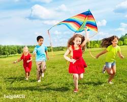 Hình ảnh về Trẻ em chơi thể thao ngoài trời