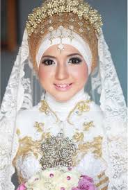 Hasil gambar untuk gaun pengantin modern