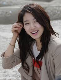 Hasil gambar untuk foto park shin hye