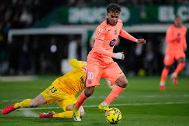 Otro espectáculo de Yamal con el Barcelona en la victoria ante Elche en La Liga