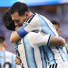Copa do Mundo: Argentina sofre nas mãos de Vozinha, mas elimina Cabo Verde em jogo épico