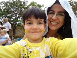 Ser mãe é… por Ana Cristina Pimenta. 12/05/2012 por Sônia Caldas Pessoa. Ser mãe é sorrir com as gracinhas, gargalhar num “rala e rola” no chão, ... - dsc03043