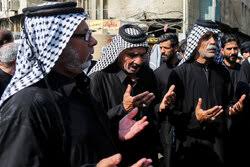 قرائت زیارت اربعین زائران در کربلا