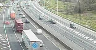 Colapso en la M25 cerca de Romford por accidente de tráfico: impacto en el tráfico nacional