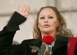 Trend Google: ursula andress