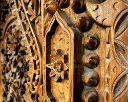 jepara wood carving on teak wood handcrafted close up, buatan AI