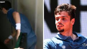 Tennis star rushes off court in emergency