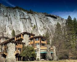 Image of Ahwahnee Hotel, Yosemite National Park (copyrightfree)