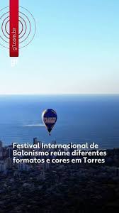 Festival reúne diferentes formatos de balões no céu de Torres