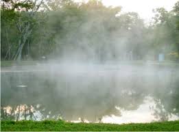 Resultado de imagem para lago com vapores