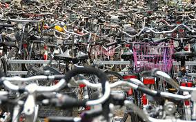 Résultat de recherche d'images pour "embouteillage vélo humour"