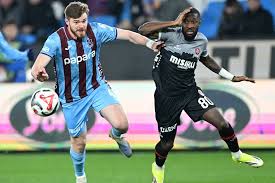 Trabzonspor’un gol sevinci yarım kaldı