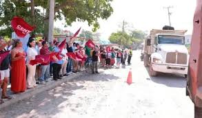 Inicia gobierno de Centro pavimentación de calles en Lázaro Cárdenas