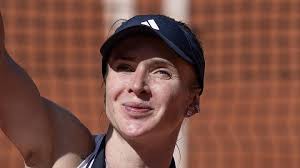 Elina Svitolina found a way out when her French Open run was in danger