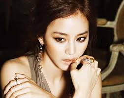 “I am quite conservative,” said Kim Tae Hee during her interview for a magazine. In 2003, Kim Tae Hee was a rising celebrity of the year. - kim-tae