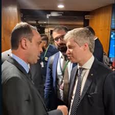 O que a briga do bolsonarismo com o general que abordou deputado no Congresso revela sobre 2026