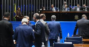 Oposição avalia "plano B" à PEC alternativa sobre fim da 6x1 no Senado