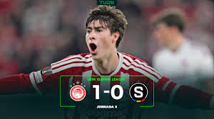 'Hormiga' González da victoria al Olympiacos vs. Slavia Praga en Europa League