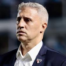 São Paulo aposta em feitos de Crespo para quebrar tabu contra o Palmeiras