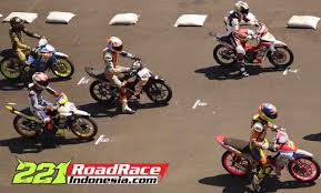 Image result for PEMBALAP MOTOR ROAD RACE
