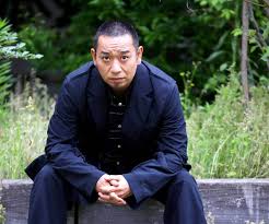「千鳥」大悟、映画初主演作を見て感嘆「すげえな監督！こんなにわしを違和感なく仕上げたか」 共演の綾瀬はるかは「ピュア」…「箱の中の羊」２９日公開（スポーツ報知）
