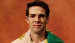 Kaká acerta retorno aos gramados para atuar em time do Brasil