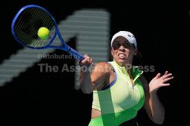 Hot weather and early starts Saturday for Americans Keys and Pegula at the Australian Open