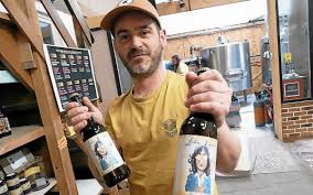 « On a proposé d’envoyer des bouteilles à Yoko Ono » : la veuve de John Lennon ne goûte guère le nom de cette bière de Bannalec [Vidéo]