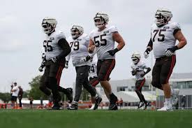 Former Browns starter joins AFC North rival late in NFL free agency