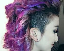 Image de Purple Curly Hair with Shaved Sides