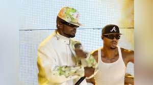 Usher responds to viral 'clone' discourse: 'AI ain't that advanced'