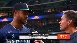J-Rod answers fan BP challenge with HR, then duplicates it in win
