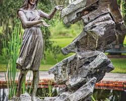 Bruno Lucchesi, Raphell sculpture