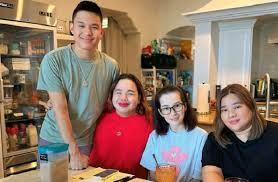 Showbiz Avenue - Darla Sauler visits Kris Aquino; netizens react "Ms Kris look so good now . May laman na ang kanyang face" - netizen | Facebook
