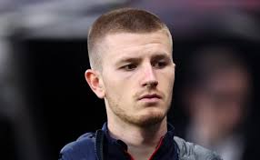 Crystal Palace aceita negociar Adam Wharton, alvo do Manchester United, no verão europeu