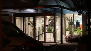 Vernielingen aangericht aan gemeentehuis Loosdrecht waar opvanglocatie komt