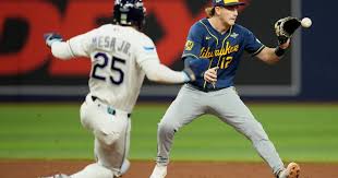 Rays, con Jonathan Aranda en la banca, son apaleados 10-1 por Cerveceros que están por obtener la Serie Mundial