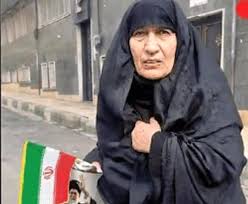 زنِ هتاک به پیرزنِ حاضر در ۲۲ بهمن بازداشت شد