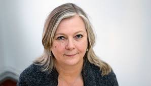 Ingela Lundgren (foto Elin Lindström Claessen, Sahlgrenska akademin). Att föda barn är en existentiell upplevelse, som kan vara oerhört positiv och ... - Ingela-Lundgren-1_600