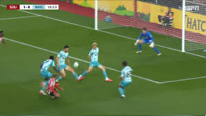 GOL BRASILEIRO! Léo Scienza faz GOLAÇO e abre o placar do jogo para o Southampton contra o West Ham na Copa da Liga Inglesa; VEJA