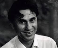 Né le 10 juin 1963 à Craiova (Roumanie), Marius Daniel Popescu fait des études supérieures à la Faculté de sylviculture de l&#39;Université de Brasov. - popescu