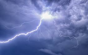 The scary science behind the buzzing air before a lightning strike