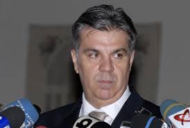Declaraţii de presă,Valeriu Zgonea, preşedintele Camerei Deputaţilor din Parlamentul României (Florin Eşanu / Epoch Times) - 2012_07_17_valeriu%2520zgonea,%2520presedinte%2520camera%2520deputatilor%25207_rsz