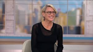 'The Girlfriend' Review: Robin Wright Stars in Amazon Thriller