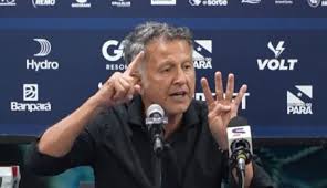 Técnico do Remo detona e “demite” próprio jogador: “Indisciplinado”