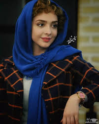 استایل مونوکروم و ژست معصومانه المیرا دهقانی بازیگر سریال بامداد خمار