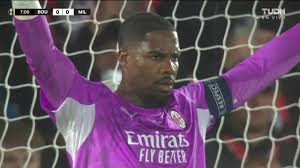 ¡GOL! anota para Bournemouth. Justin Kluivert