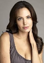 La actriz Angelina Jolie encabeza la lista de las mujeres más bellas del mundo, según una encuesta de la revista Vanity Fair, entre las que destaca la ... - 1141159