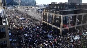 Minneapolis, nos EUA, tem novo tiroteio envolvendo o ICE durante protestos